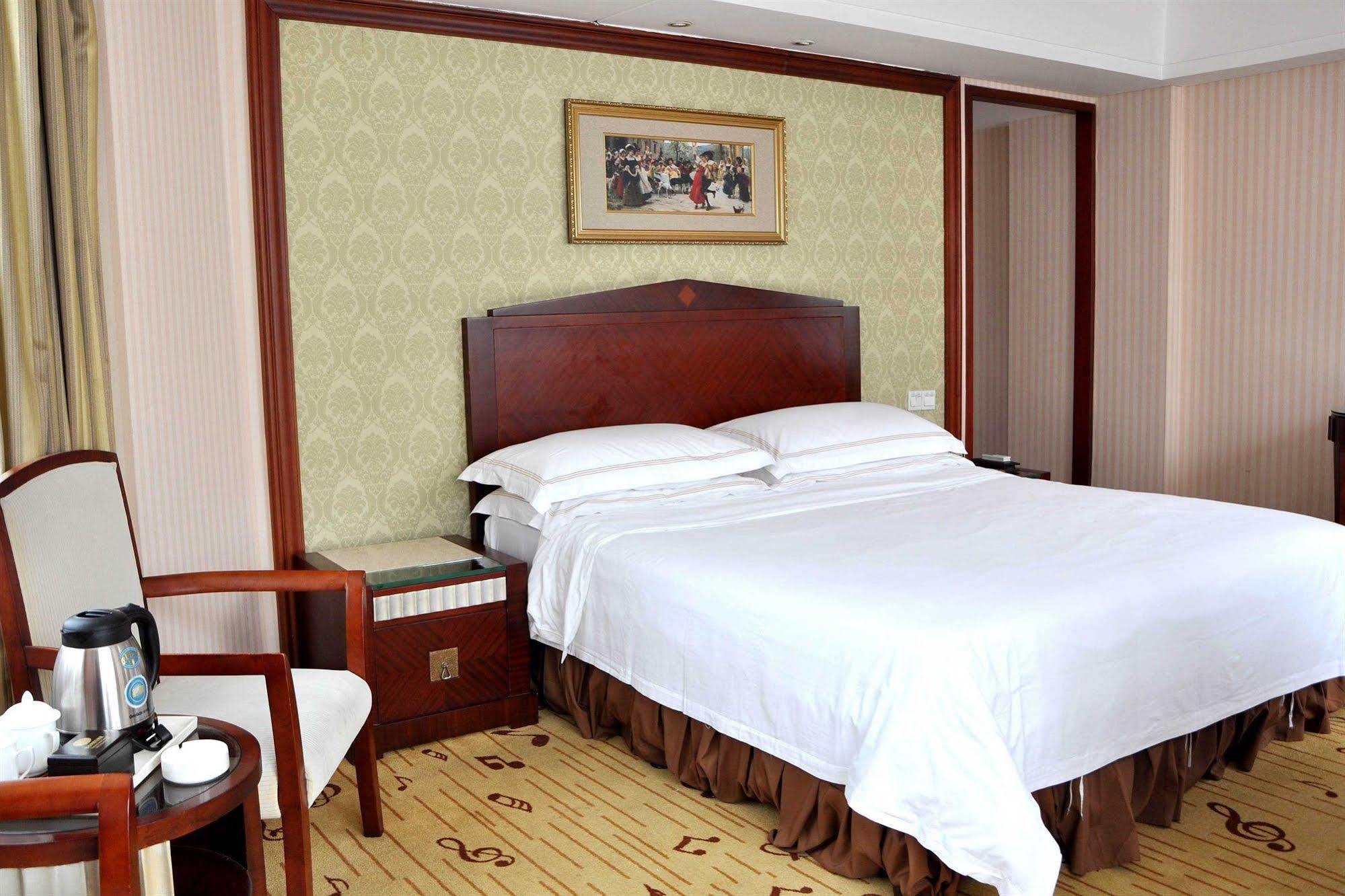 Vienna Hotel Kanton Exterior foto